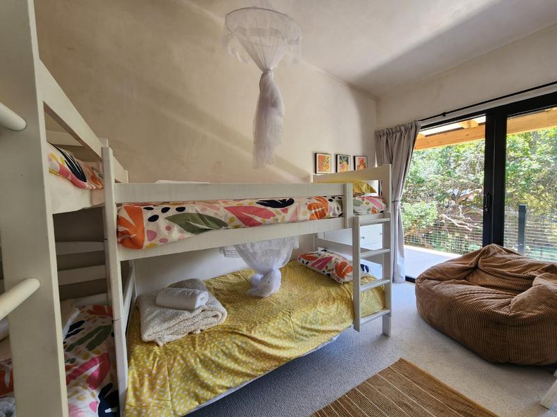 To Let 4 Bedroom Property for Rent in Keurboomstrand Western Cape